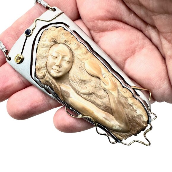 Vintage Artisan 18K Gold Sterling Yellow & Blue Sapphire Carved Pendant Necklace